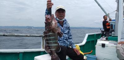 21 06 05 オコゼの仕掛けで 釣れました 川崎さん 同じ場所で釣れました データ日付 21年 06月 05日 Pm 04 00 種別 釣船 状態 天候 晴れ 風向 特定出来ず 潮 特定できず 水温 波高 特定出来ず コメント 今日は 前半にイサキ釣りをしましたが